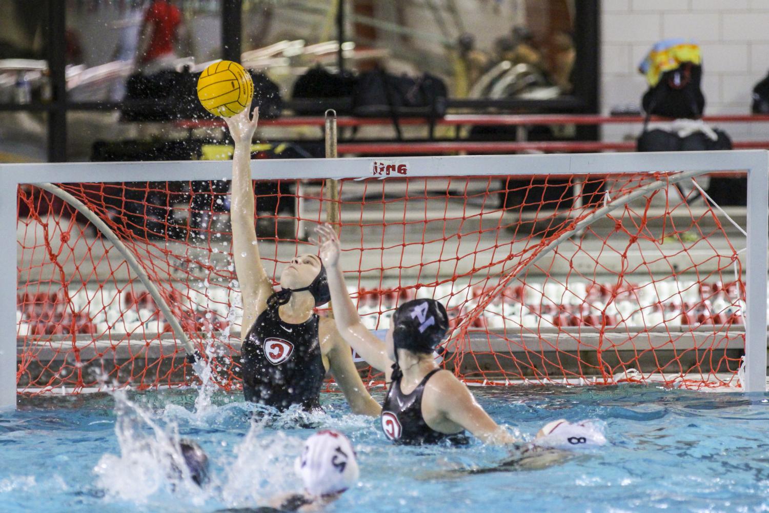 <a href='http://my.greenlifeideas.com'>博彩网址大全</a> student athletes compete in a water polo tournament on campus.